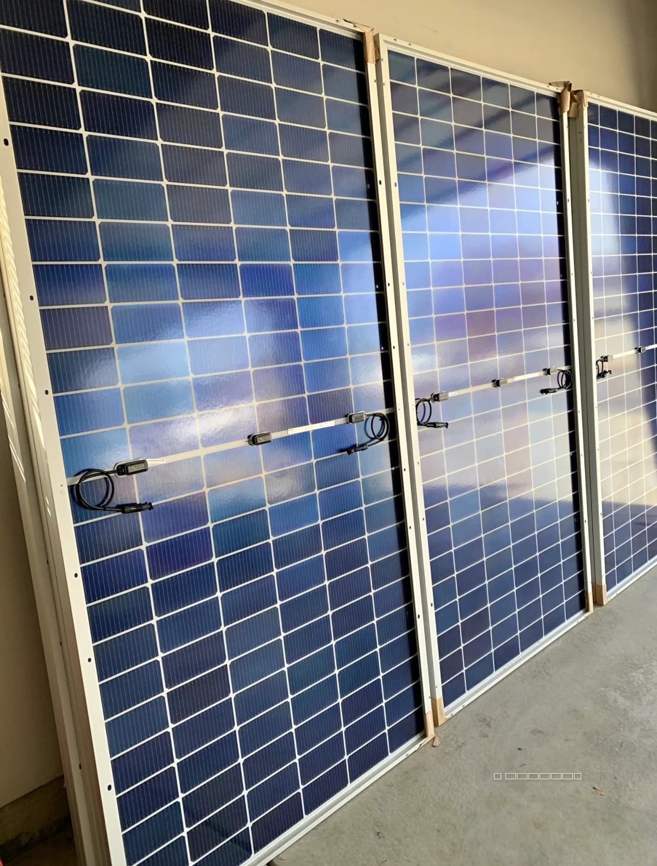 Waaree 590 watt solar panels โ photo 1
